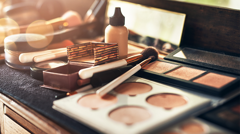 Must-Have Makeup Box Essentials for Every Beauty Enthusiast